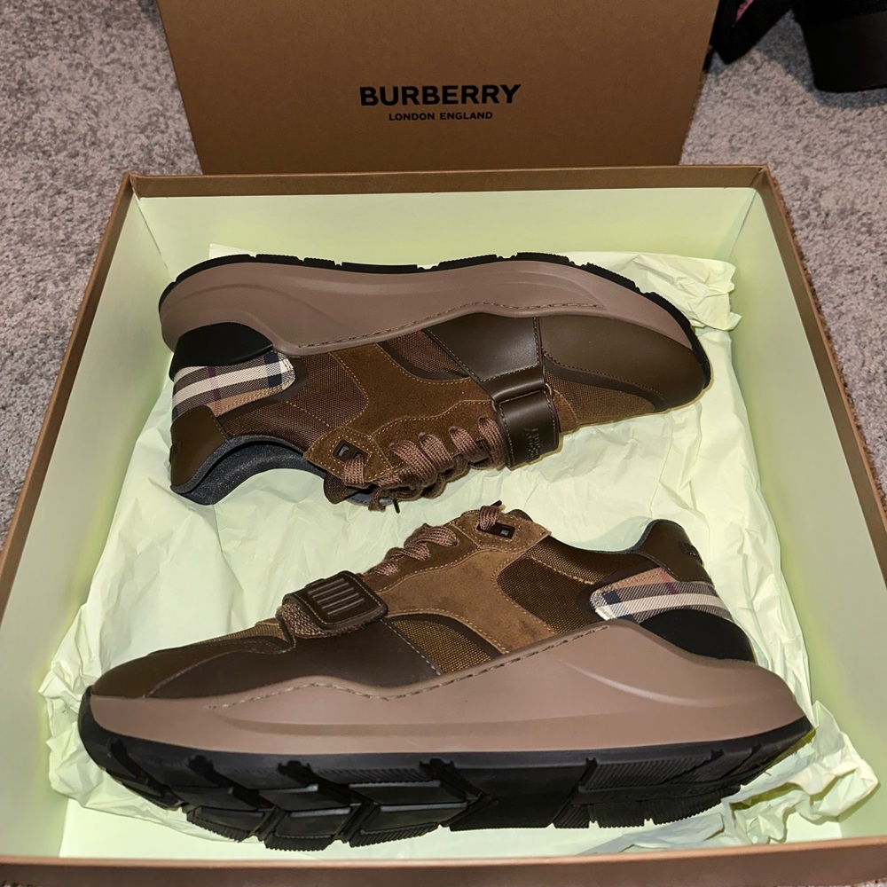 Burberry Ramsey Brown Check Suede